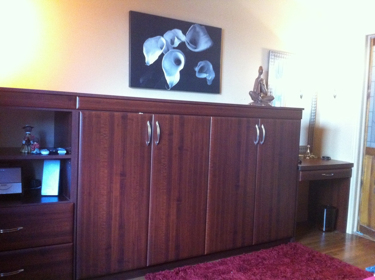 Single Sunrise Wall-Bed with Side Table